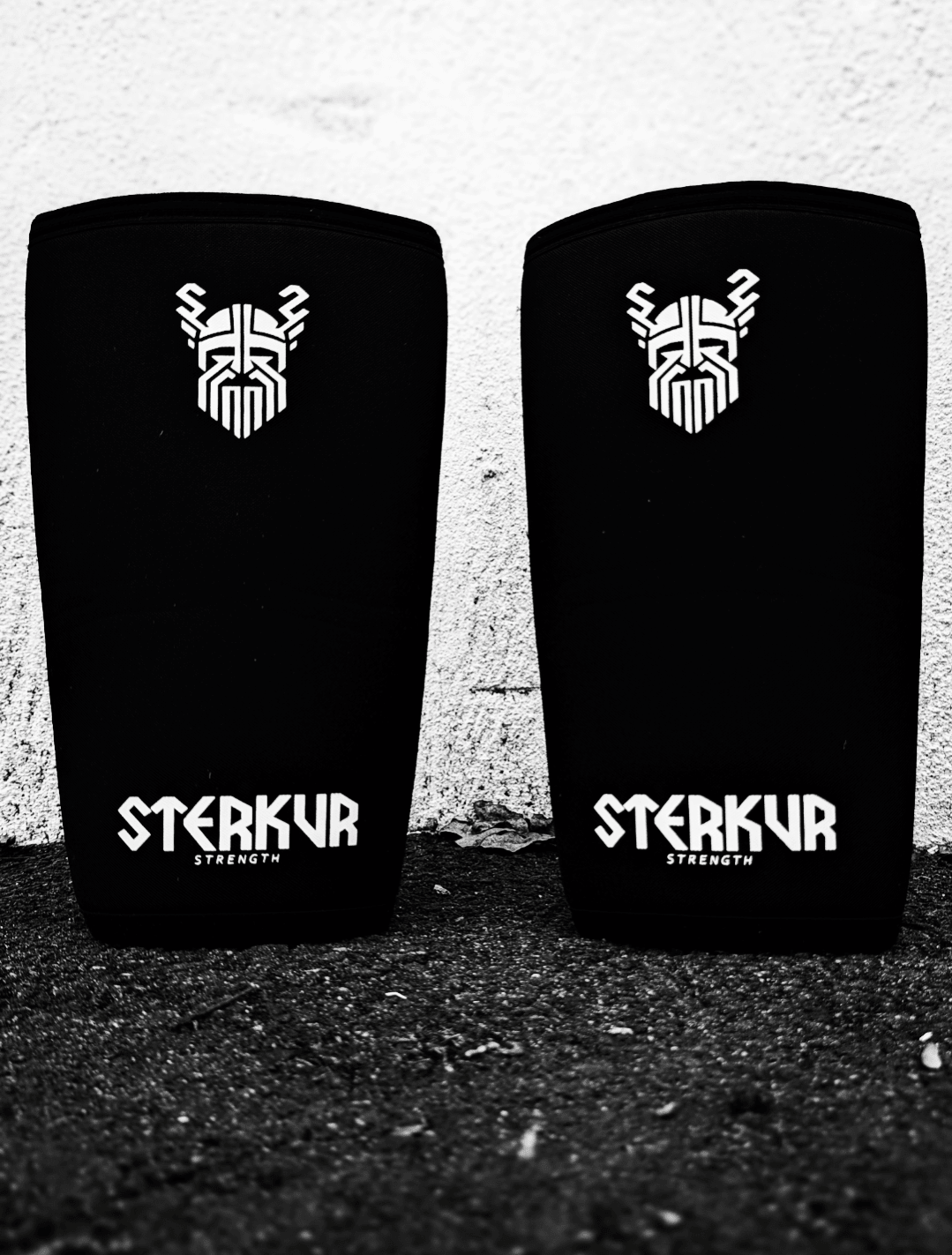 JÁRNKNÉ KNEE SLEEVES - STERKUR STRENGTH