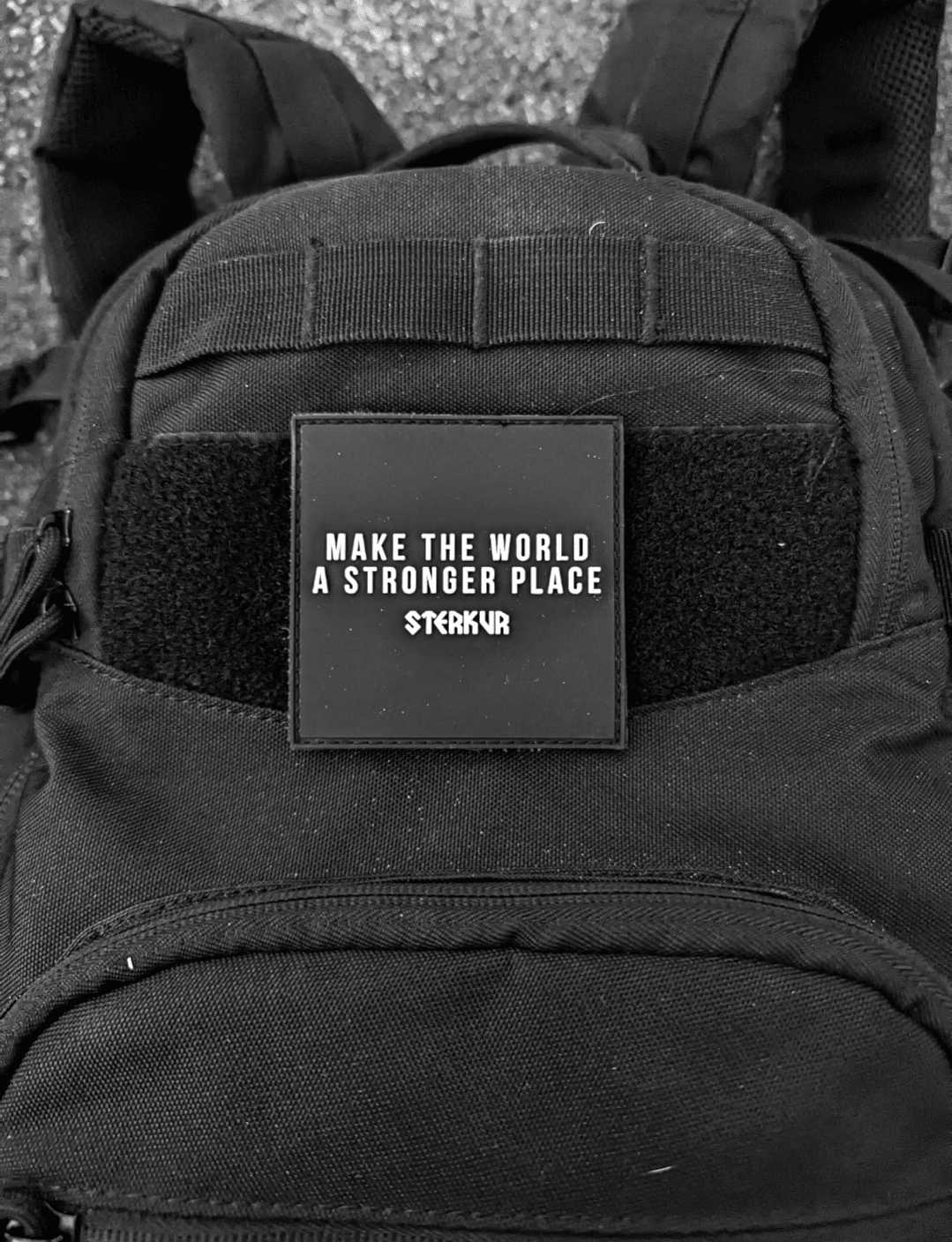 MAKE THE WORLD A STRONGER PLACE RUBBER PATCH - STERKUR STRENGTH